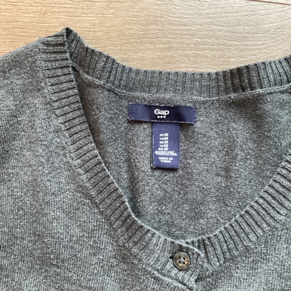 Gap sweater women’s size medium - Picture 2 of 2